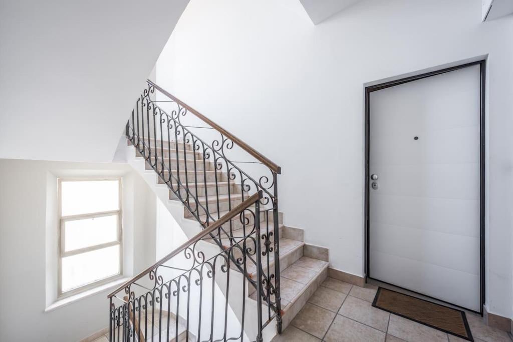 Suite649 Nuova 5 모데나 외부 사진