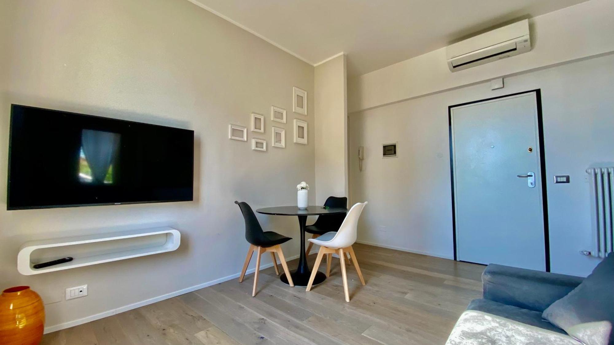 Suite649 Nuova 5 모데나 외부 사진