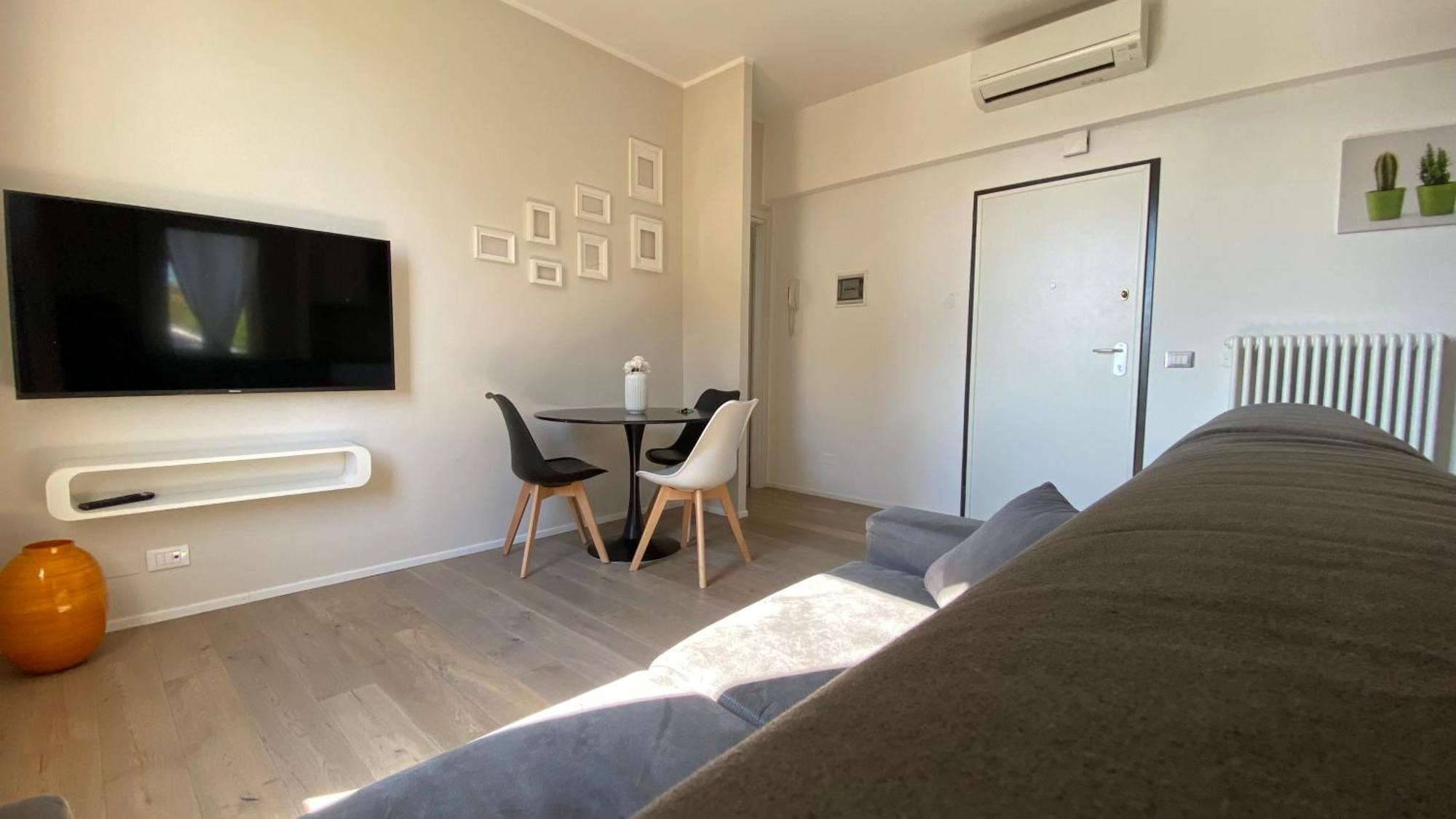 Suite649 Nuova 5 모데나 외부 사진